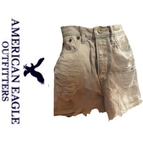 American Eagle Outfitters Pants - AEO 90’s Boyfriend Distressed Shorts 🤍